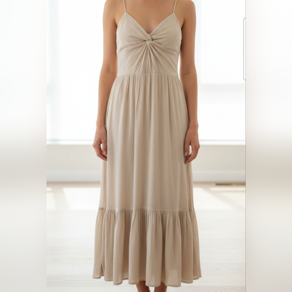 Dresses & Skirts - Elegant Beige Maxi Dress Pit 16 Lined No Pockets